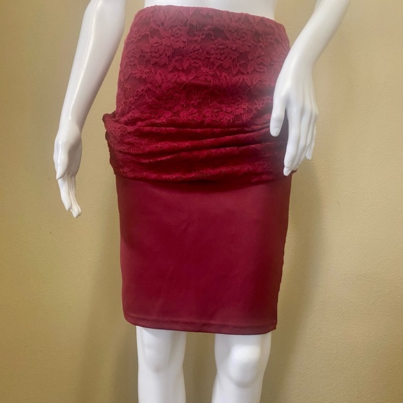 Forever 21 Lace Pencil Skirt - Picture 7 of 7